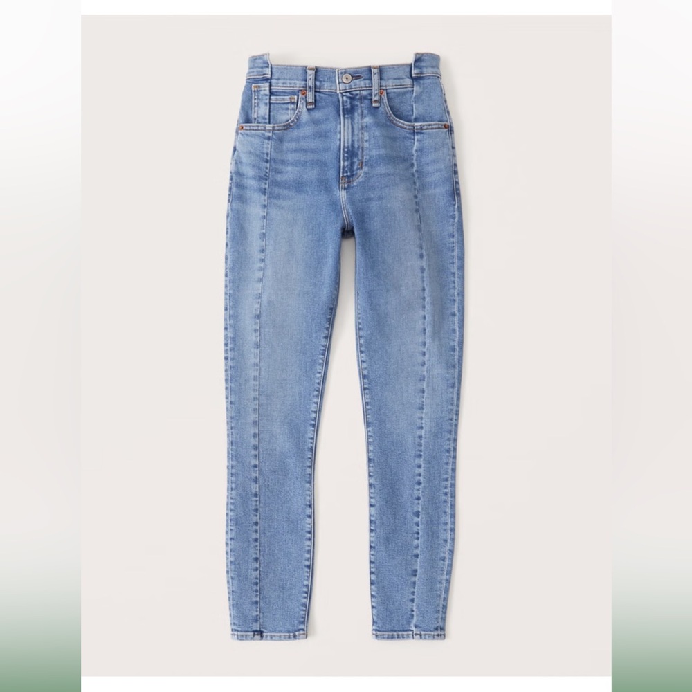 Abercrombie jeans , size 36 which is a women’s 22 .NWT, size chart attached.